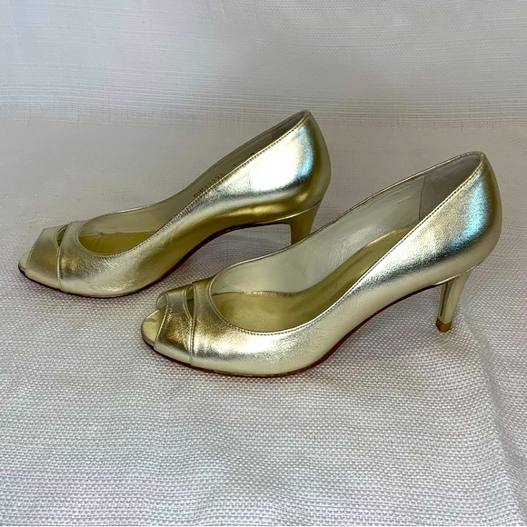 Stuart Weitzman gold leather peep toe pumps - Picture 1 of 8